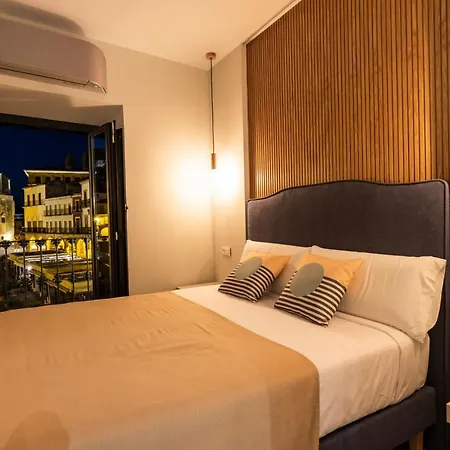 Apartamentos de diseño y céntricos en la Plaza Mayor - El Patio * Trujillo