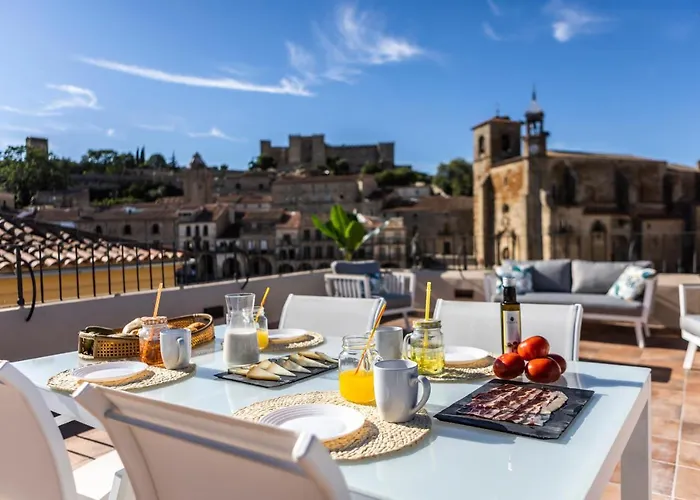 Apartamentos de diseño y céntricos en la Plaza Mayor - El Patio Trujillo